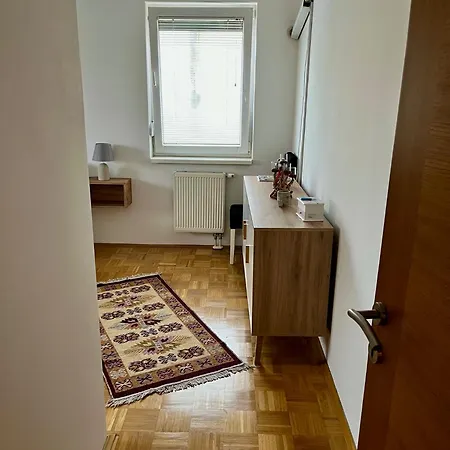 City Apartment Lukavac Appartement *